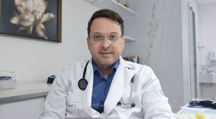 Dr. Fernando Chagas - Especialista em Infectologia
